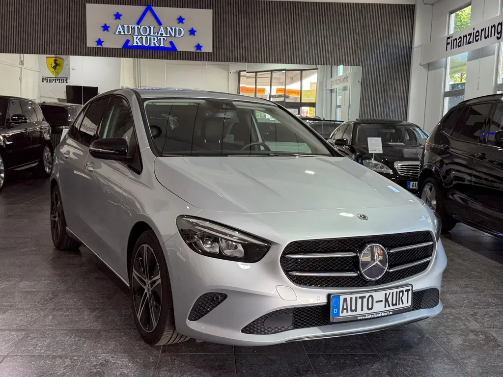 Mercedes-Benz B 220