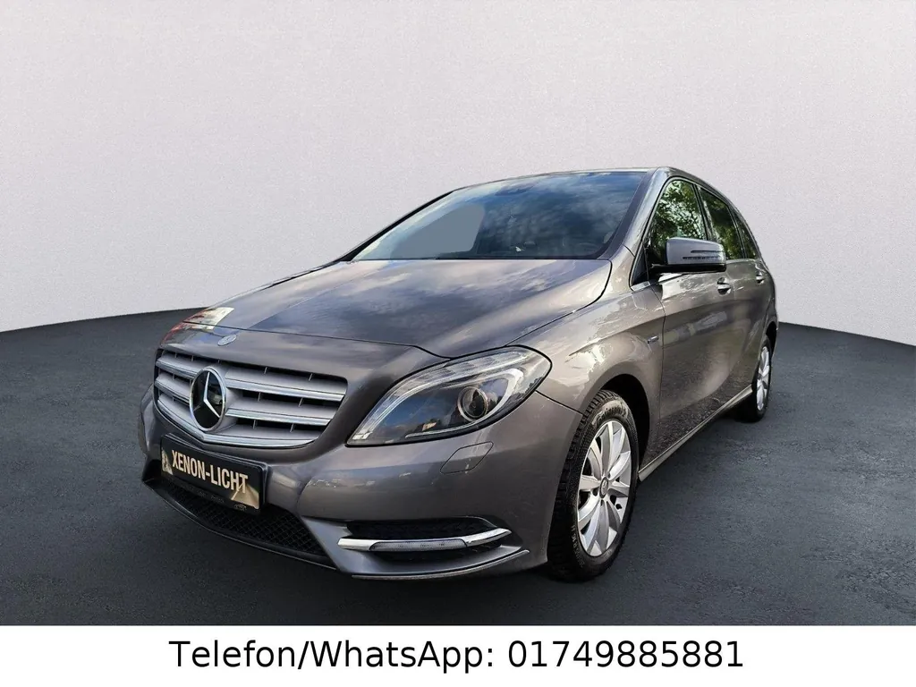 Mercedes-Benz B 180