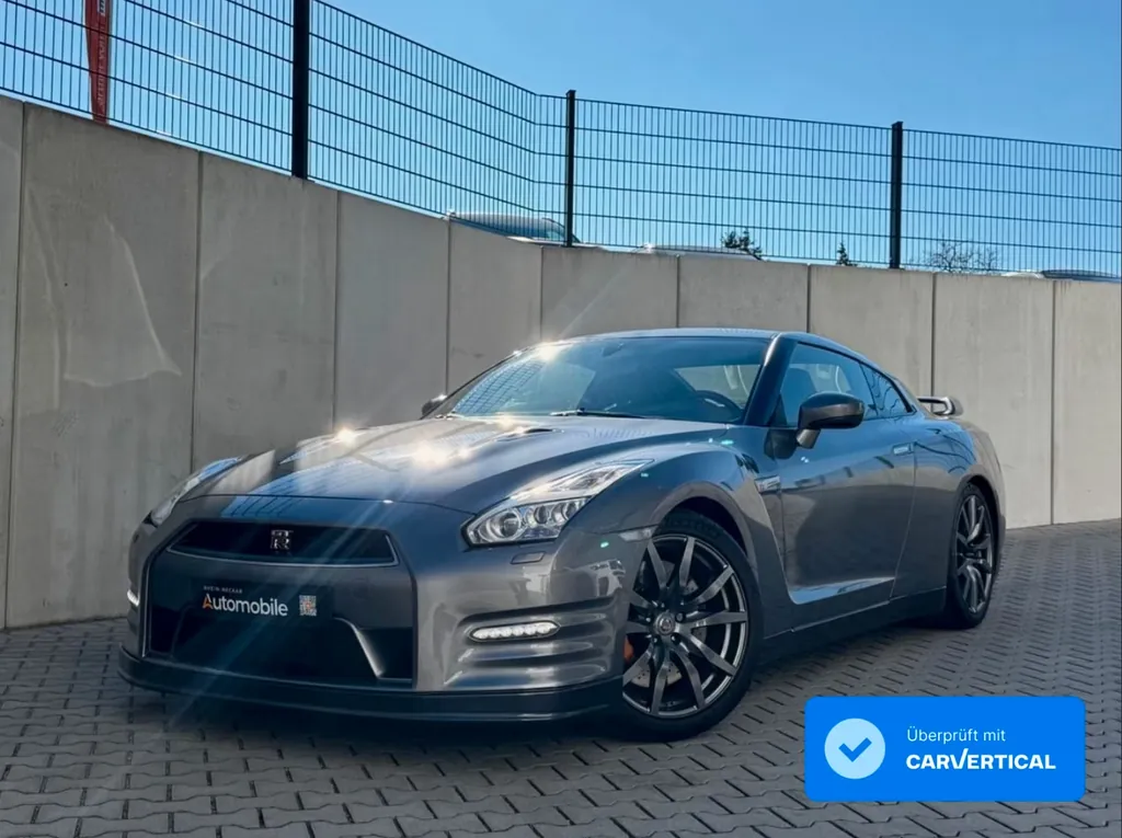 Nissan GT-R