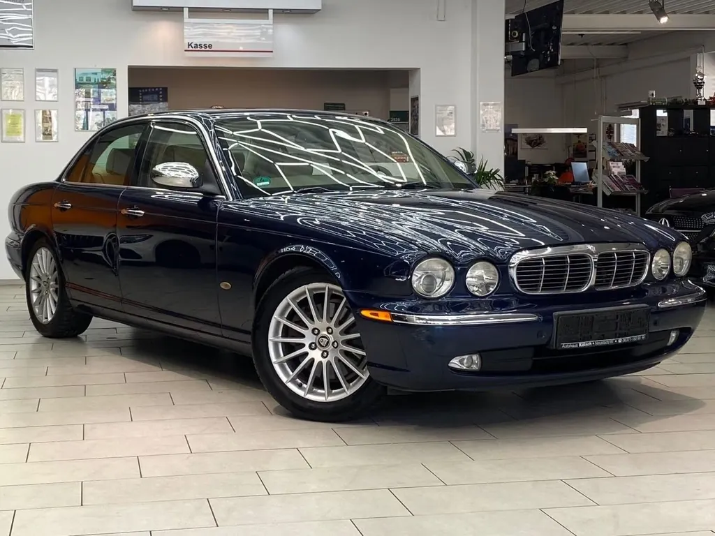 Jaguar XJ6