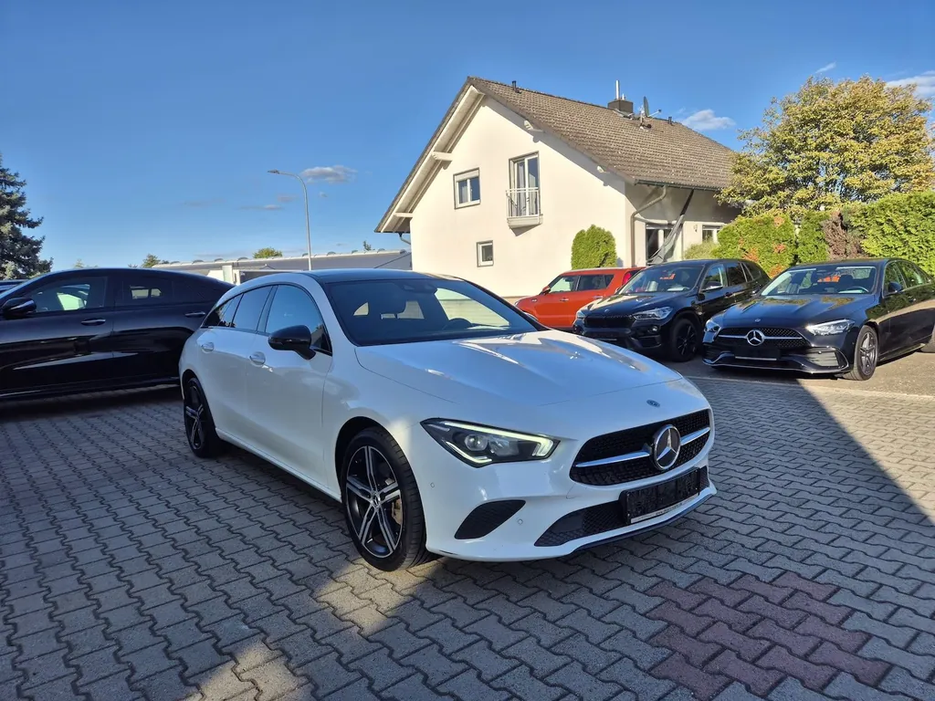 Mercedes-Benz CLA 220 Shooting Brake