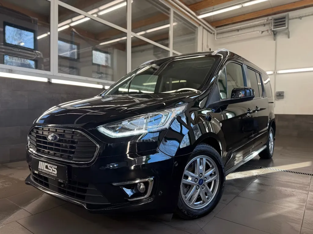 Ford Grand Tourneo