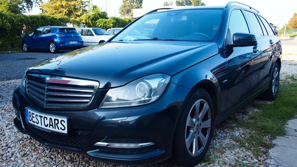 Mercedes-Benz C 220