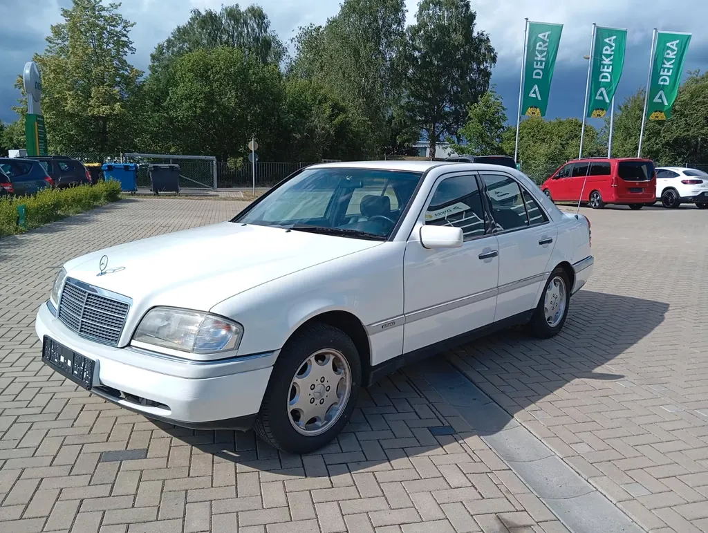 Mercedes-Benz C 220