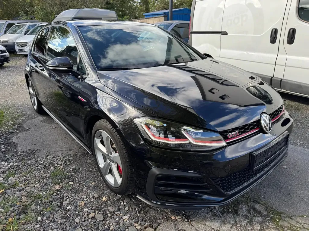 Volkswagen Golf GTI GTI Performance BMT/Start-Stop PDC CarPlay Standheizung Tüv Neu