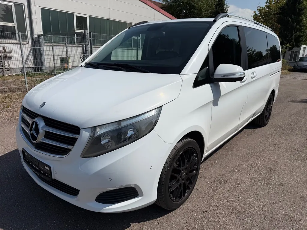 Mercedes-Benz V 220
