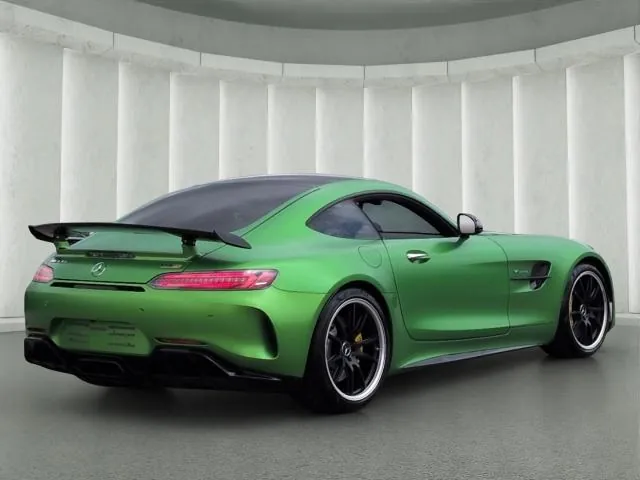 Mercedes-Benz AMG GT R