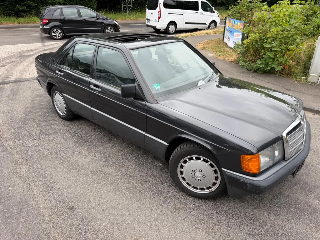 Mercedes-Benz 190