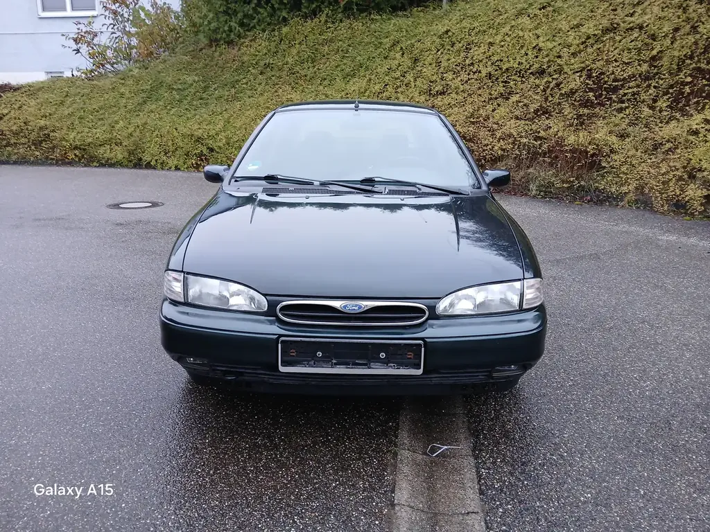 Ford Mondeo Automatik Neu TÜV klima Benziner 116 PS